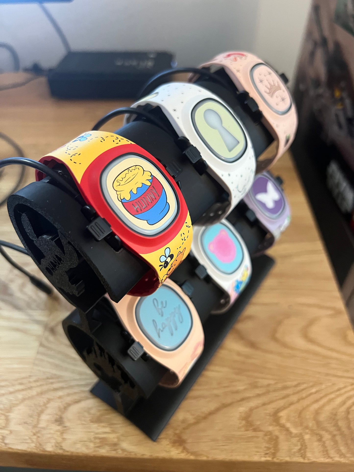 Double Decker Disney MagicBand+ & Charger Display Stand