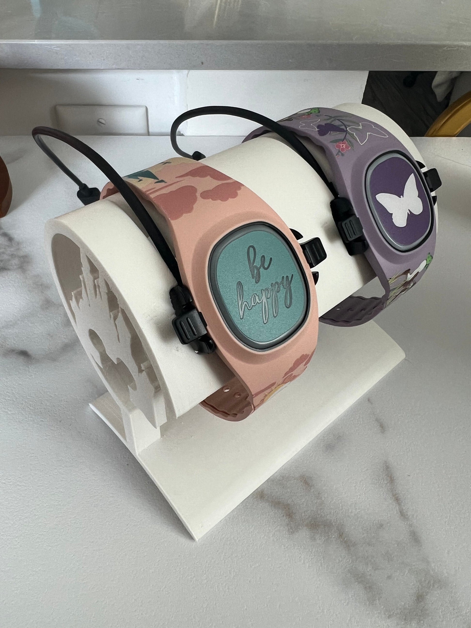 Disney MagicBand+ & Charger Display Stand